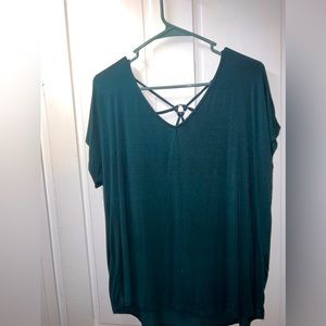 Beautiful forest green flowy top 💚